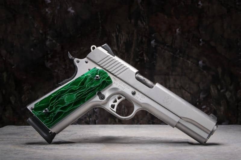 Pachmayr Alume 1911 Grips by Raffir